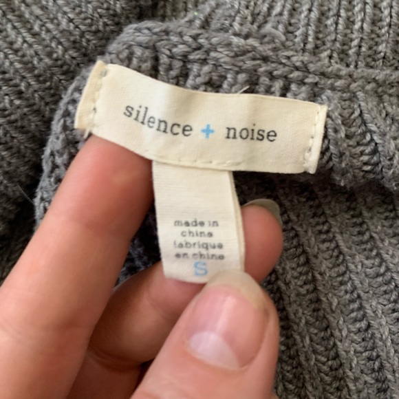 FREE IF BUNDLED! - VTG Urban Outfitters Cardigan - Picture 4 of 4